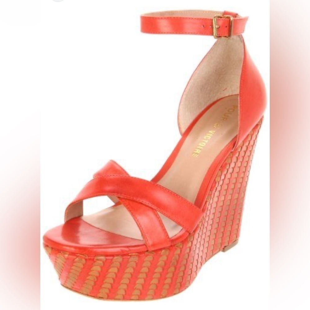 Pour La Victoire Women's Bonita Wedge Sandal size 7 orange woven platform